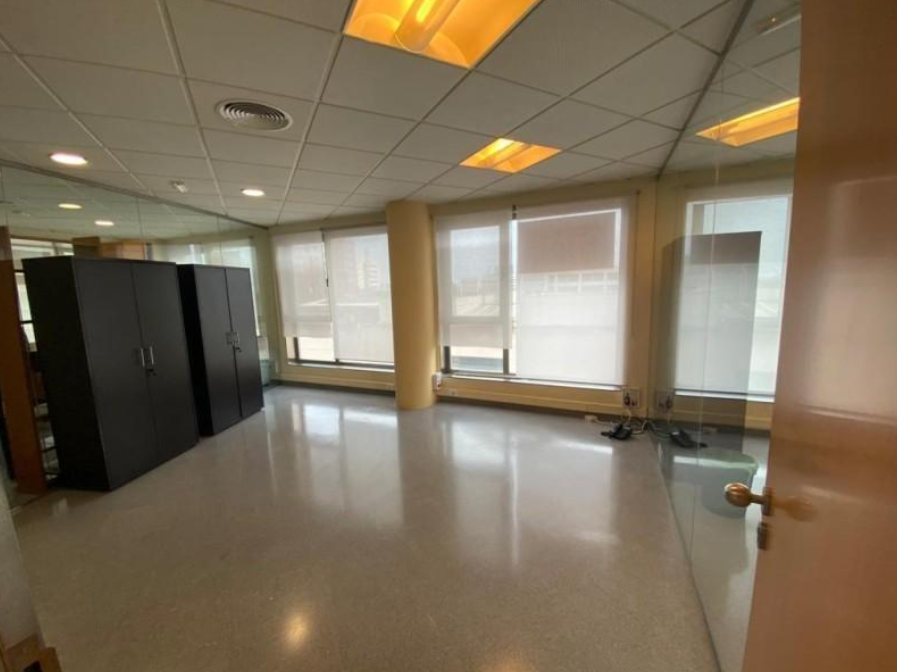 Alquiler oficina en Avenida Teniente Montesinos - Imagen 4